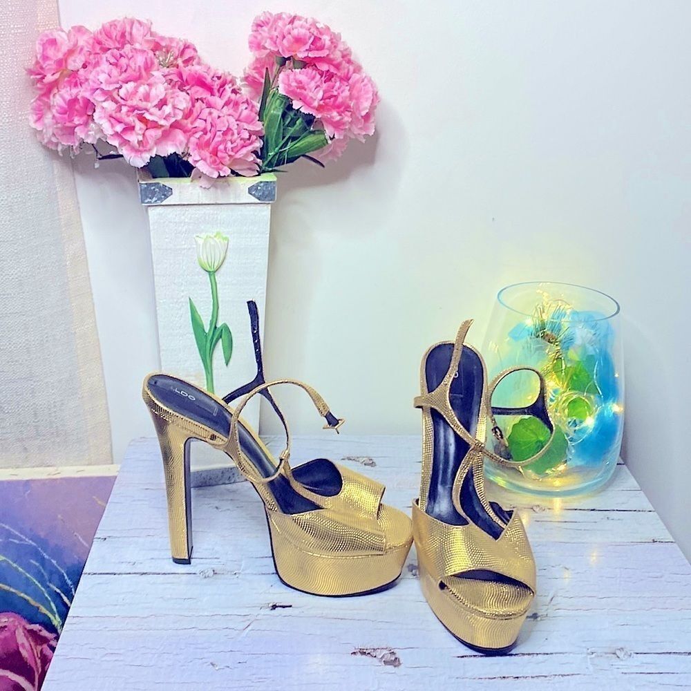 🌷ALDO🌷 GORGEOUS Gold Platform Stiletto Heels NWOT